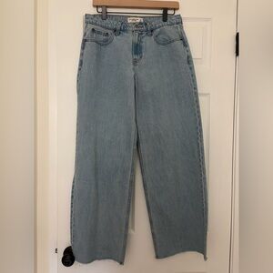 ABERCROMBIE & FITCH- low rise ultra loose jeans